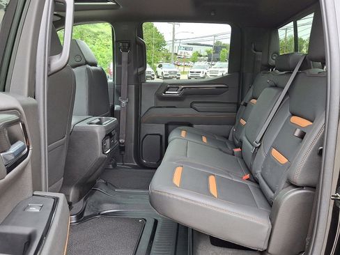 Used 2023 GMC Sierra 1500 AT4 w/ Technology Package AWD/4WD image 20
