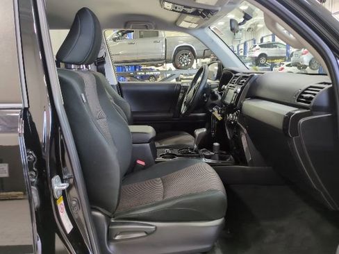 Used 2019 Toyota 4Runner TRD Off-Road AWD/4WD image 14