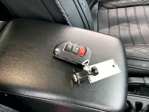 Used 2021 Jeep Wrangler Unlimited Rubicon AWD/4WD image 13