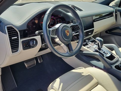 Used 2020 Porsche Cayenne S image 22