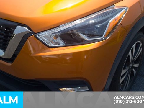 Used 2019 Nissan Kicks S FWD image 11