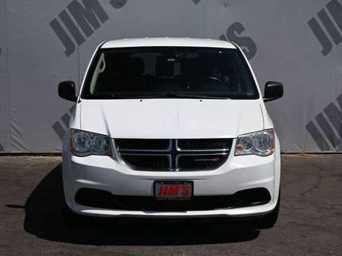 Used 2019 Dodge Grand Caravan SE w/ UConnect Hands-Free Group FWD image 2