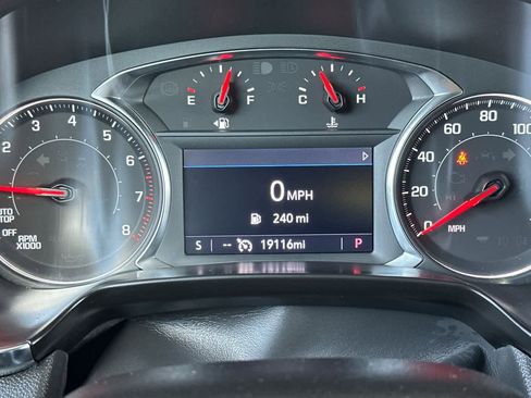 Used 2025 Chevrolet Blazer LT AWD/4WD image 24