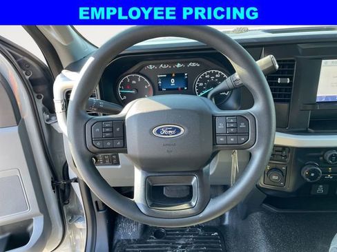 New 2026 Ford F450 XLT w/ FX4 Off-Road Package AWD/4WD image 11