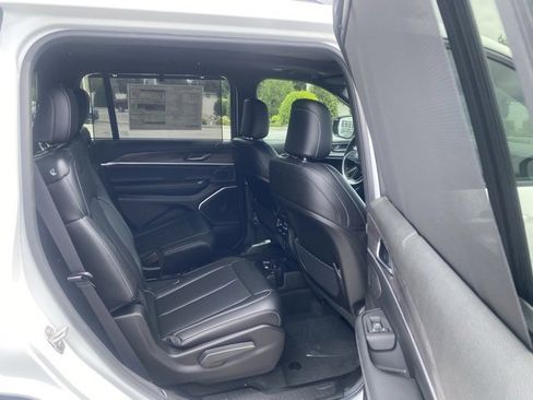 New 2025 Jeep Grand Cherokee L Limited w/ Luxury Tech Group II image 34