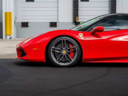 Used 2017 Ferrari 488 GTB image 10