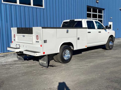 Used 2022 RAM 3500 Tradesman w/ Chrome Appearance Group image 4