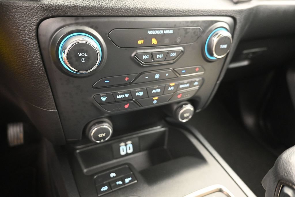 Used 2019 Ford Ranger XLT w/ Equipment Group 302A Luxury AWD/4WD image 19