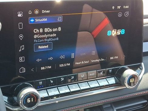 Used 2025 Chevrolet Colorado Z71 w/ Technology Package AWD/4WD image 12
