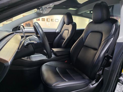 Used 2023 Tesla Model 3 Standard Range image 15