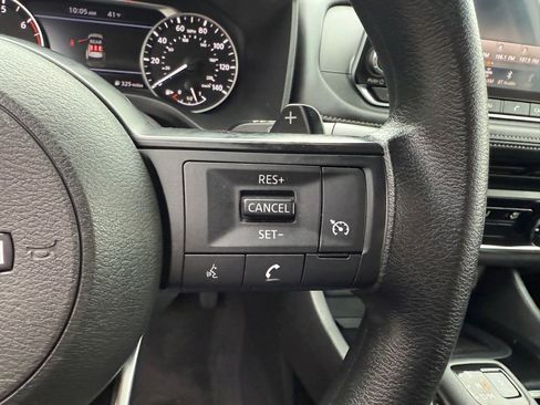 Used 2024 Nissan Rogue S image 30