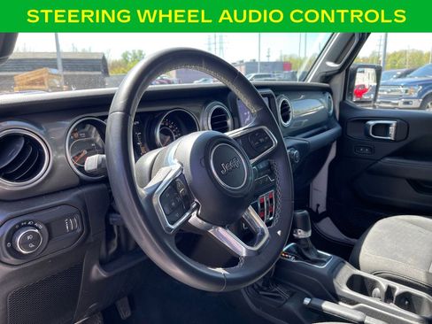 Used 2023 Jeep Gladiator Overland AWD/4WD image 18