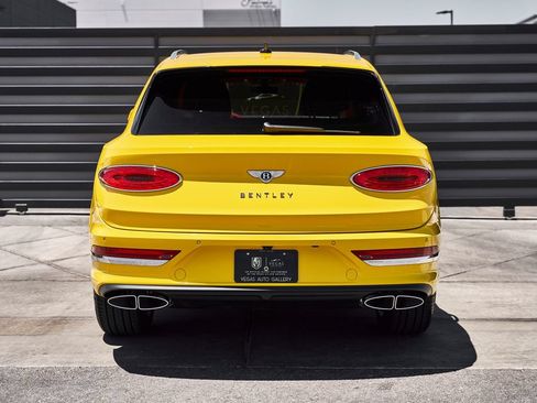 Used 2023 Bentley Bentayga AWD/4WD image 14