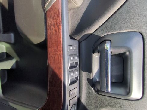 Used 2019 GMC Sierra 1500 SLE w/ SLE Value Package AWD/4WD image 12