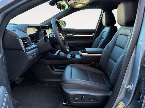 Used 2026 GMC Terrain Elevation w/ Elevation Premium Package AWD/4WD image 9