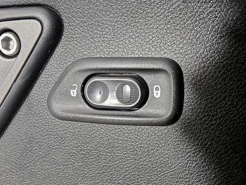Used 2018 Jeep Wrangler Unlimited Sport S AWD/4WD image 22