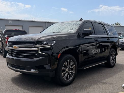 Used 2024 Chevrolet Tahoe LT RWD image 7