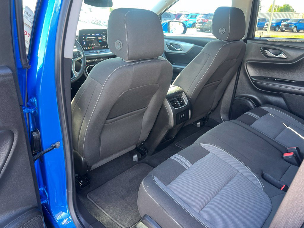 Used 2025 Chevrolet Blazer LT FWD image 35