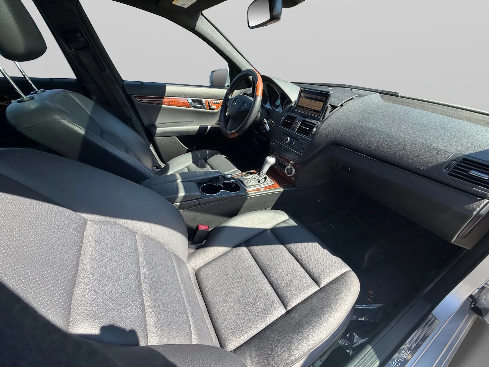 Used 2011 Mercedes-Benz C 300 4MATIC Sedan image 32