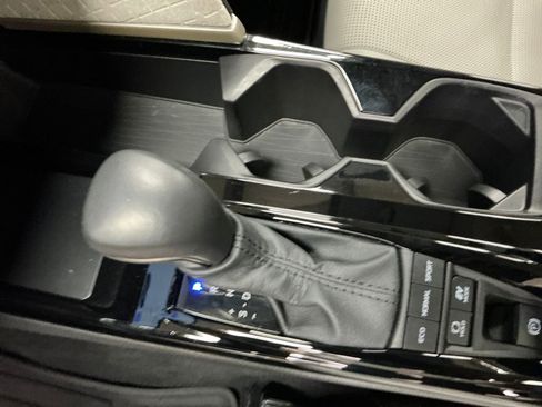 Used 2025 Toyota Camry XLE image 23