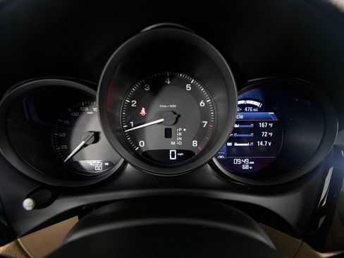 Certified 2026 Porsche Macan AWD/4WD image 18