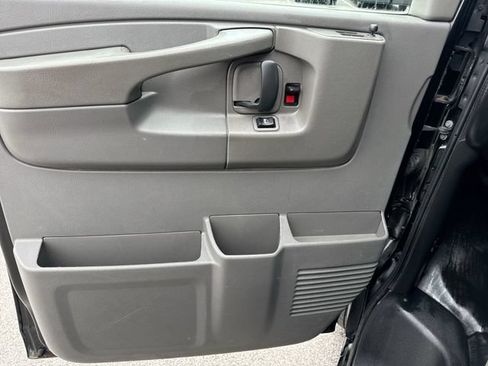 Used 2013 Chevrolet Express 2500 w/ Power Package RWD image 19