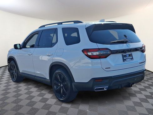 Used 2025 Honda Pilot Black Edition image 5