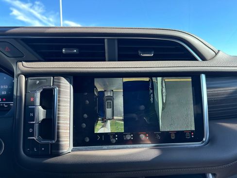 Used 2024 GMC Yukon XL Denali AWD/4WD image 76