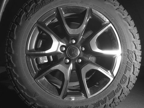 Used 2025 Jeep Compass Trailhawk AWD/4WD image 12
