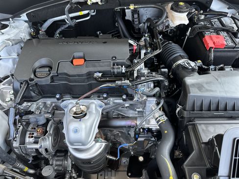 Used 2027 Honda HR-V EX-L image 9