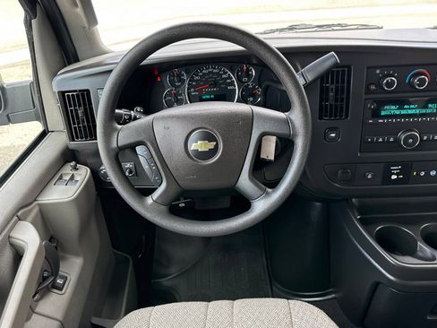 Used 2025 Chevrolet Express 3500 LT w/ LT Preferred Equipment Group RWD image 16