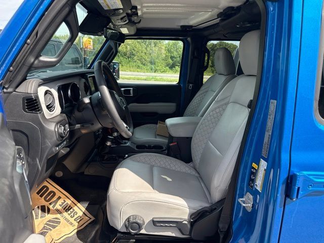 Used 2023 Jeep Wrangler Unlimited Sahara AWD/4WD image 13