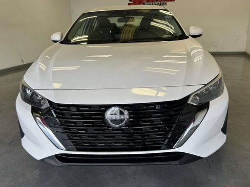 Used 2025 Nissan Sentra SV FWD image 8