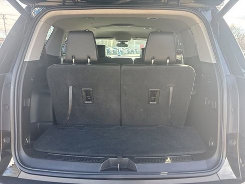 Used 2023 GMC Acadia SLT image 14