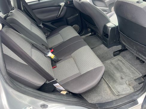 Used 2004 Toyota RAV4 4WD image 16