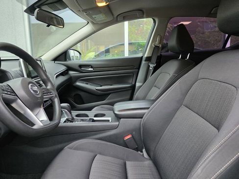 Used 2021 Nissan Altima 2.5 S image 2