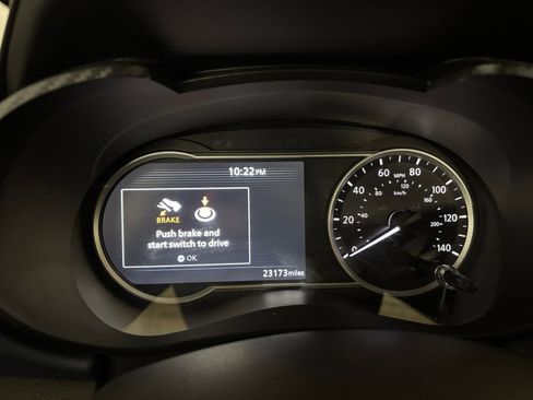 Used 2025 Nissan Versa SV image 38