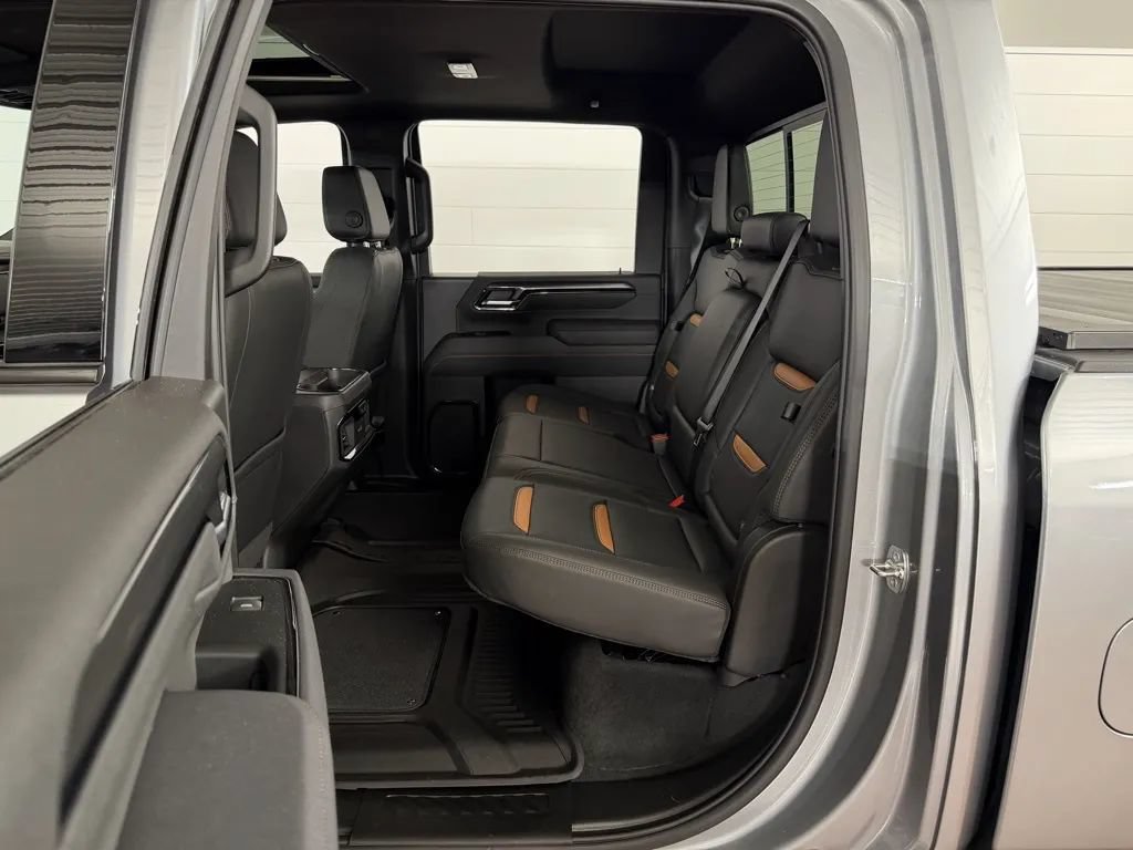 Used 2026 GMC Sierra 3500 AT4 w/ AT4 Premium Plus Package AWD/4WD image 36
