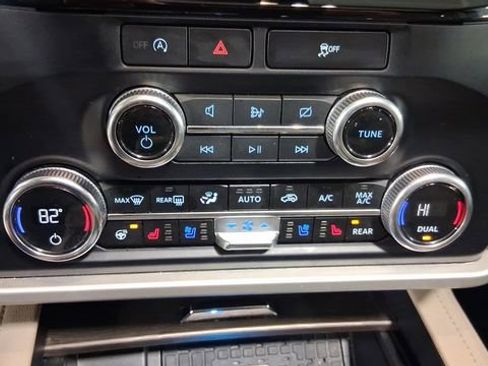 Used 2024 Ford Expedition Limited image 31