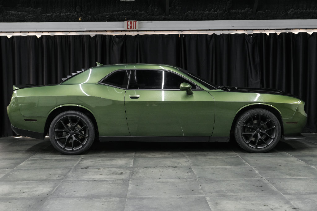 Used 2022 Dodge Challenger SXT w/ Plus Package RWD image 8