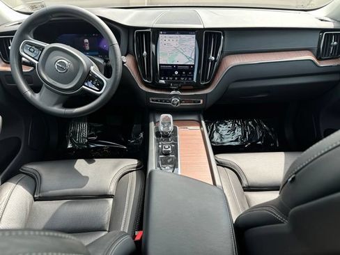 Certified 2023 Volvo XC60 B5 Ultimate w/ Climate Package AWD/4WD image 16