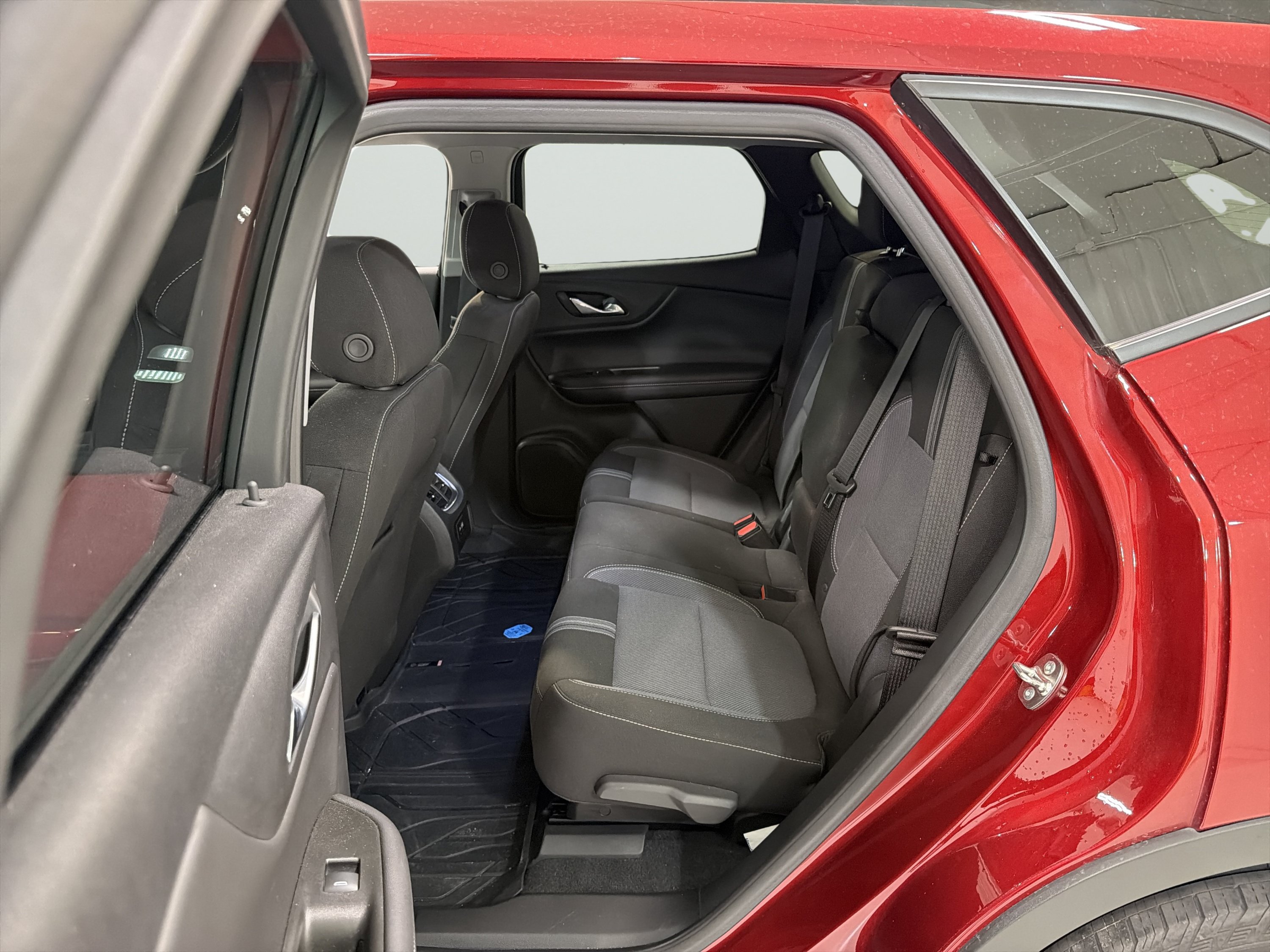 Used 2024 Chevrolet Blazer LT w/ Convenience Package FWD image 11