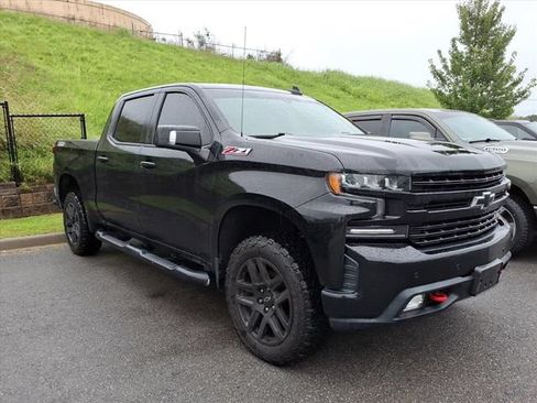 Used 2020 Chevrolet Silverado 1500 LT Trail Boss w/ Midnight Edition AWD/4WD image 12