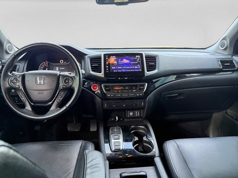 Used 2018 Honda Pilot Touring image 15