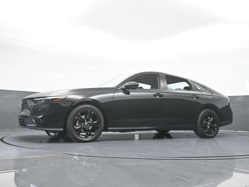 Used 2025 Honda Accord SE image 55