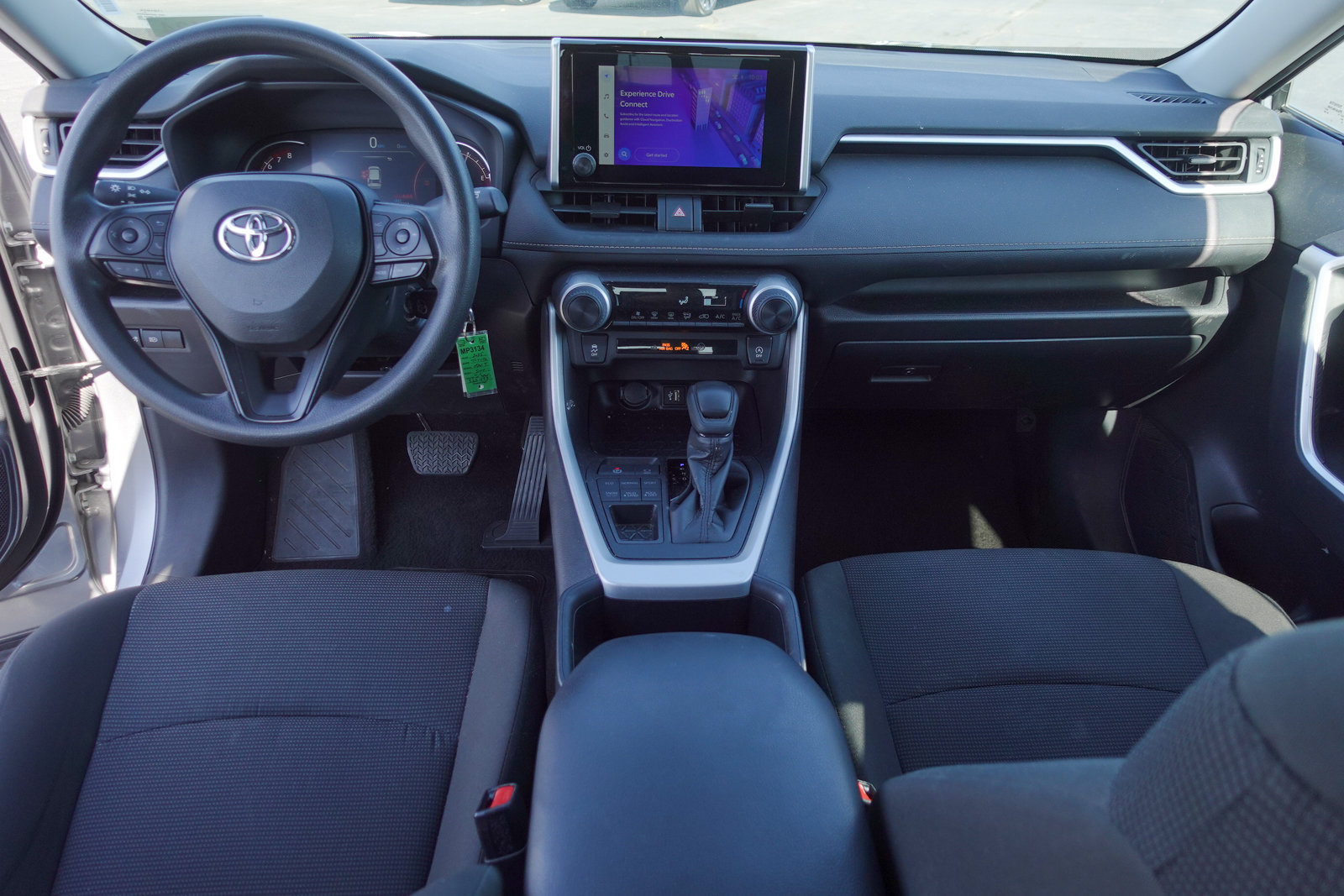Used 2025 Toyota RAV4 LE AWD/4WD image 10