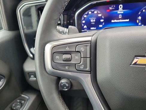 Used 2025 Chevrolet Silverado 1500 LT w/ Leather Package image 17