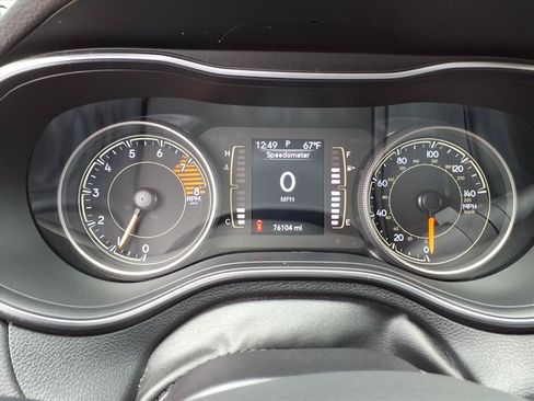 Used 2020 Jeep Cherokee Latitude Plus AWD/4WD image 10