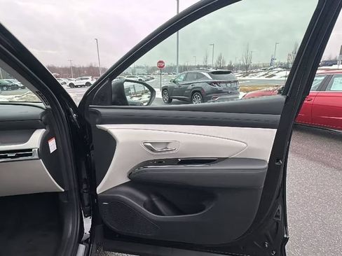 Certified 2026 Hyundai Tucson Limited AWD/4WD image 12