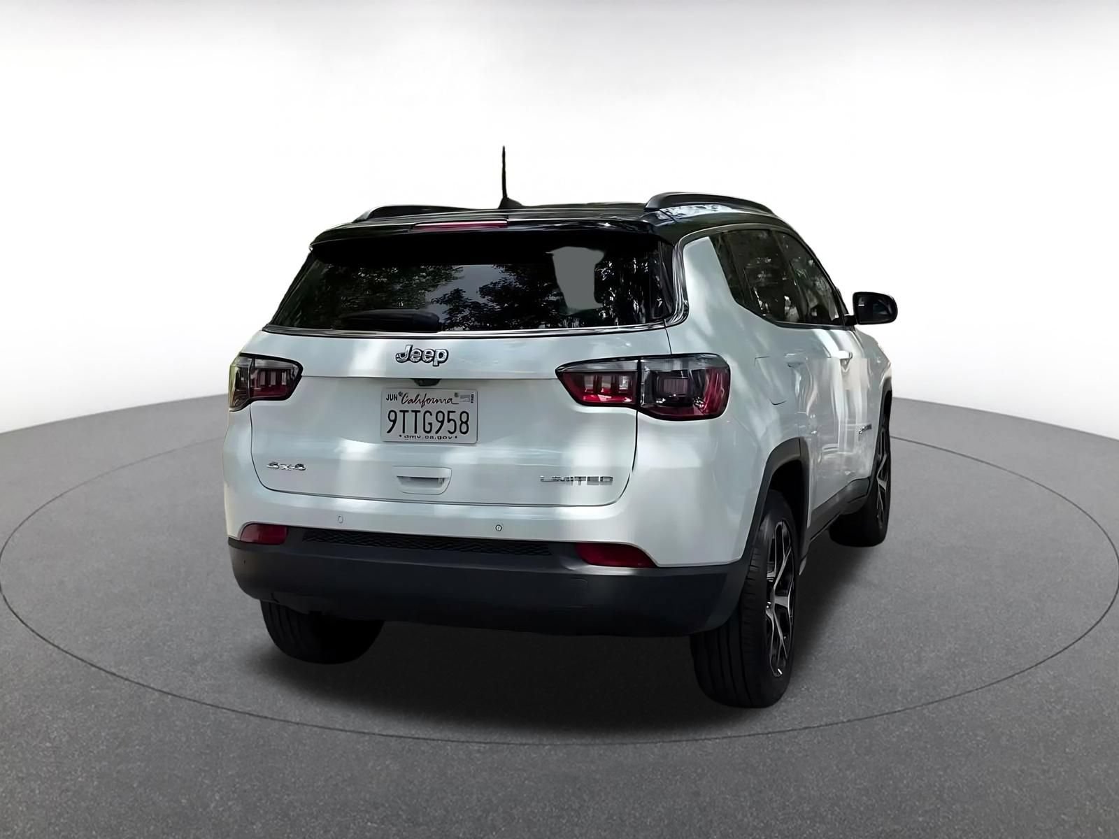 Used 2025 Jeep Compass Limited AWD/4WD image 14